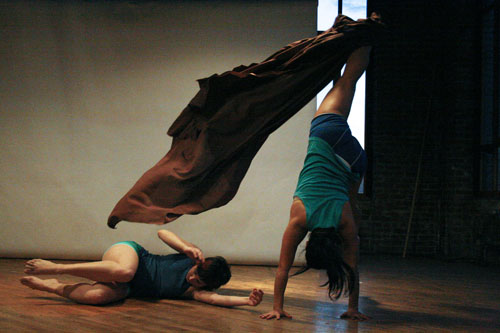Folk_Feet_2009_Chez_Bushwick_Photo_By_Michael_Hart006